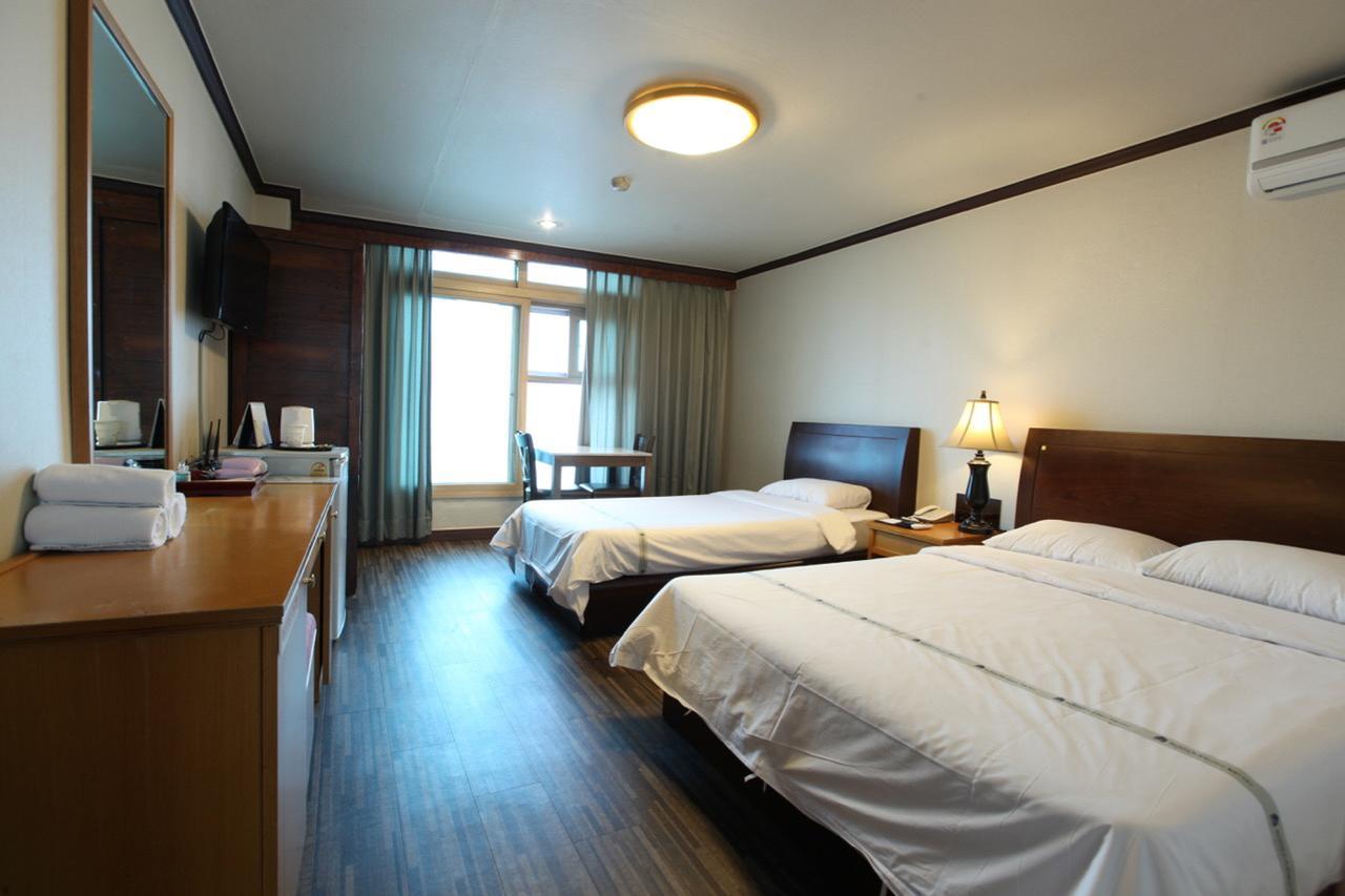 Benikea Hotel Mountain & Ocean Daepohang Sokcho Exterior foto